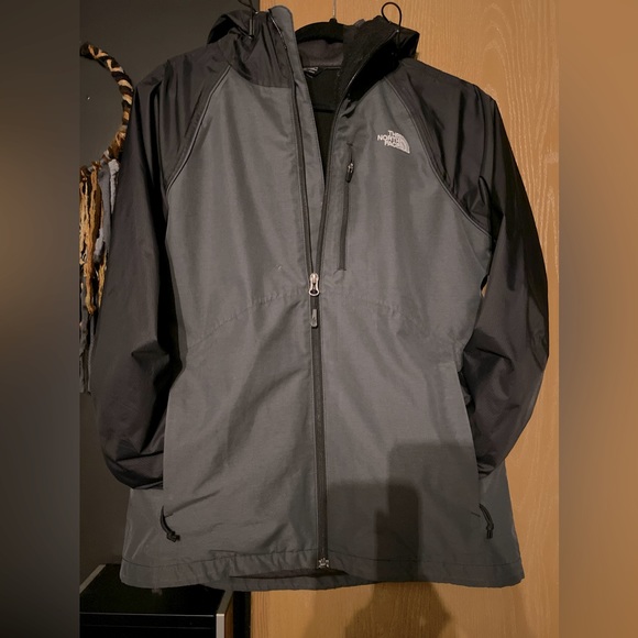 North face jacket great condition only worn a handful of times. - Picture 1 of 2